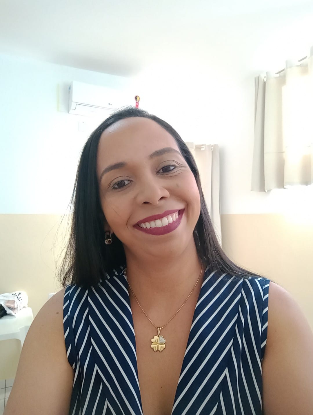 Profª. Ms. Laura Virgínia Tinoco Farias