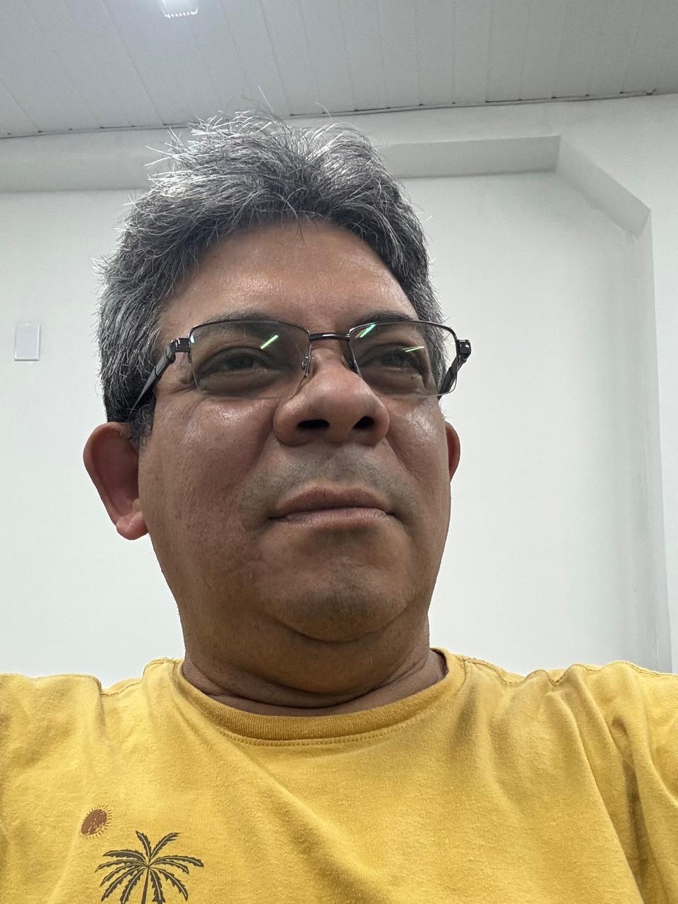 Prof. Esp. Irineu Rodrigues de Sousa Neto